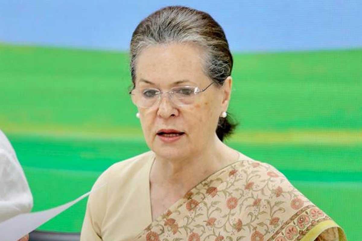 See the plight of migrants, give them ₹7,500: Congress Chief Sonia Gandhi